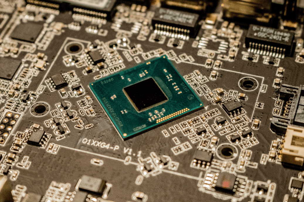 中美对决,首个冤大头自投罗网,中国杀鸡儆猴,3个危险信号曝光